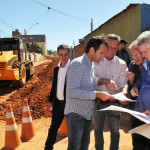 O governador Rodrigo Rollemberg acompanhou o andamento das obras no Setor Habitacional Buritizinho, em Sobradinho II.
