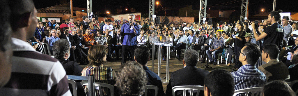 O governador Rollemberg respondeu perguntas de 15 cidadãos na Roda de Conversa em Brazlândia. Foto Pedro Ventura/Agência Brasília