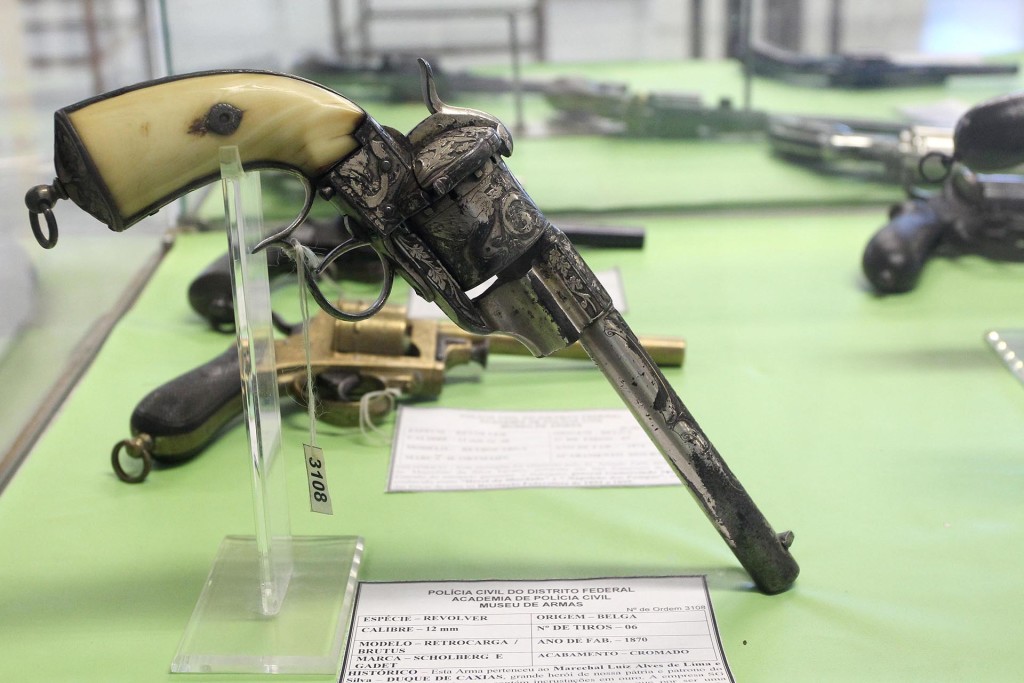 Arma belga de 1870, utilizada por Duque de Caxias, faz parte da exposição.