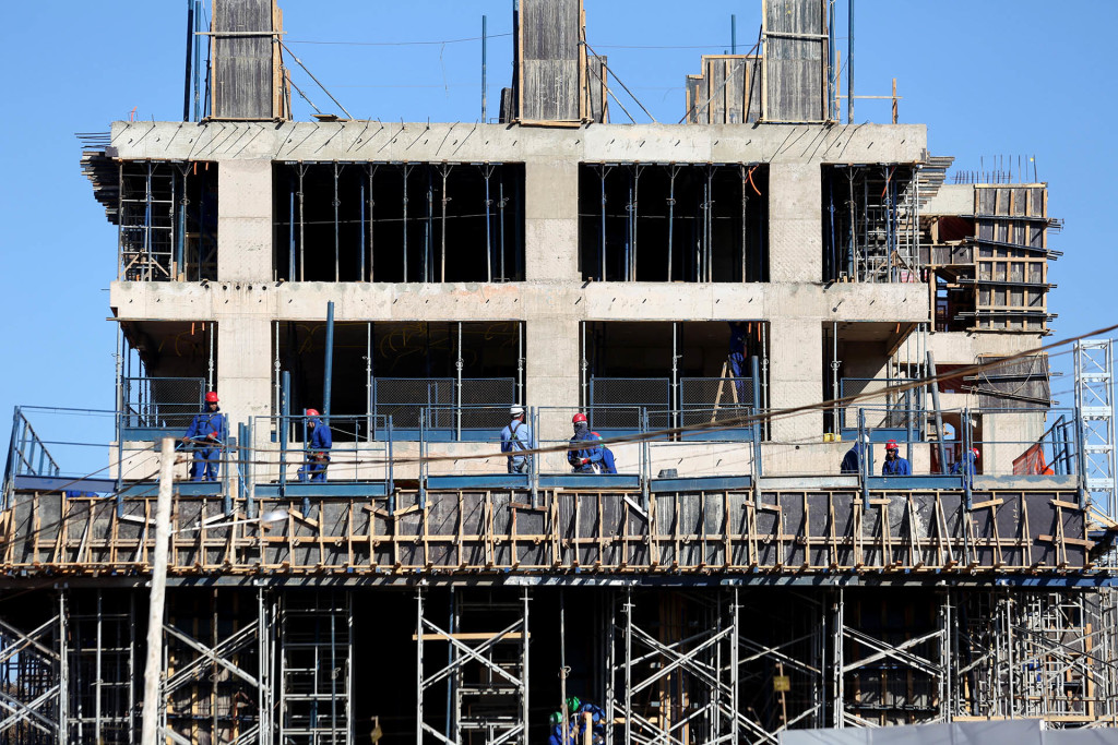 No setor da construção civil, o cenário é um pouco mais positivo, com aumento de 2 mil de postos de trabalho.