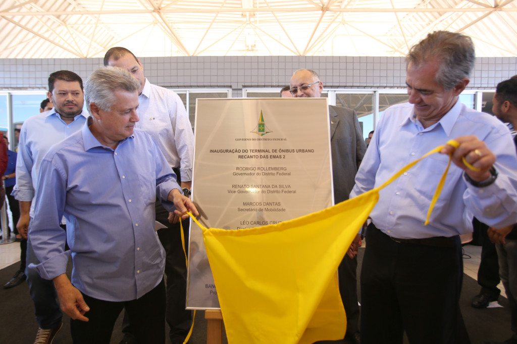 Novo terminal rodoviário de ônibus no Recanto das Emas foi inaugurado nesta quarta-feira (3) pelo governador de Brasília, Rodrigo Rollemberg, e o secretários de Mobilidade, Marcos Dantas.