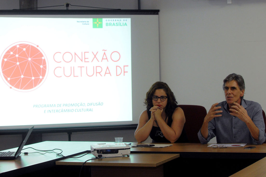 A subsecretária de Políticas de Desenvolvimento e Promoção Cultural, Mariana Soares, e o secretário de Cultura, Guilherme Reis.