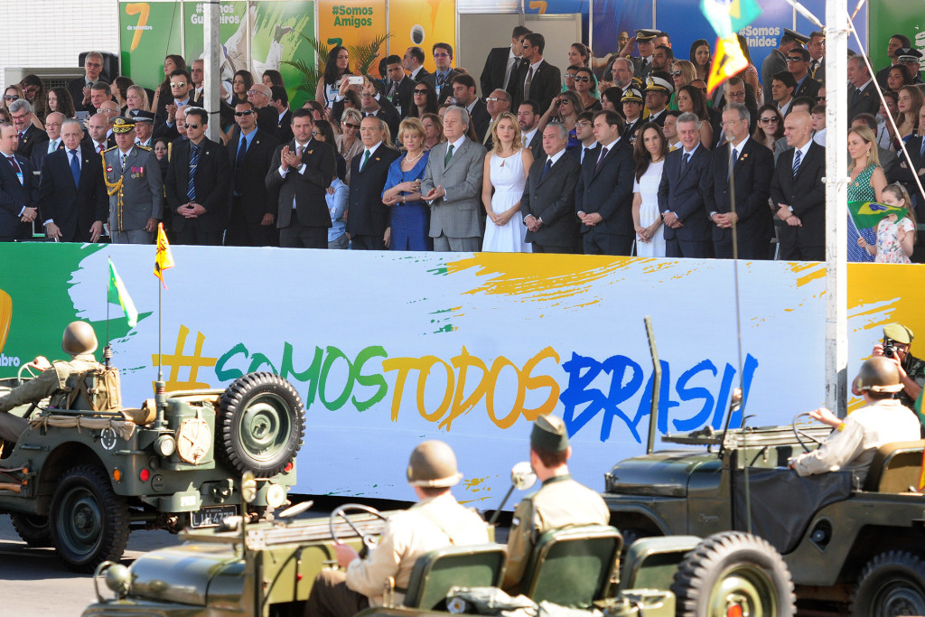 O desfile do 194º aniversário da independência do País reuniu cerca de 25 mil pessoas na Esplanada dos Ministérios.