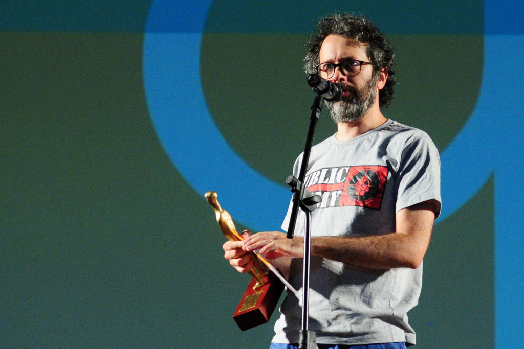 O produtor João Matos recebeu o Troféu Candango de melhor filme do 49º Festival de Brasília do Cinema Brasileiro.