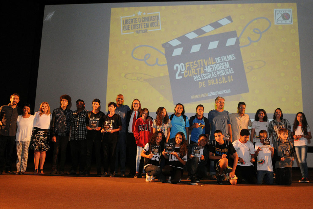 Os premiados no 2º Festival de Filmes Curta-Metragem das Escolas Públicas de Brasília.