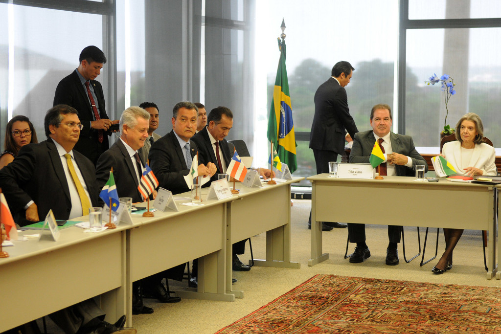 A presidente do STF, ministra Cármen Lúcia, recebeu os chefes de Executivo nesta terça-feira (13).