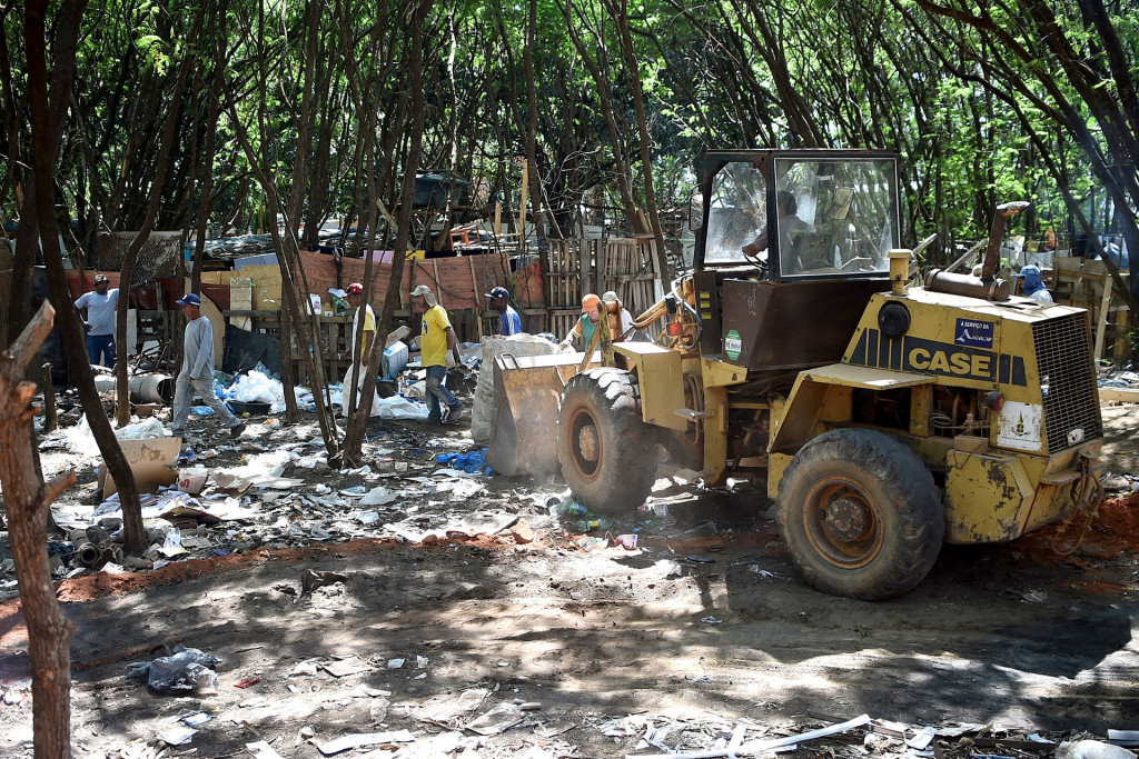 Operação do Governo de Brasilia retira ocupação ilegal no Parque Ecológico Ezechias Heringer, no Guará.