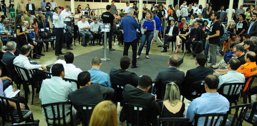 Roda de Conversa no Núcleo Bandeirante reuniu 500 pessoas no Salão Comunitário. 