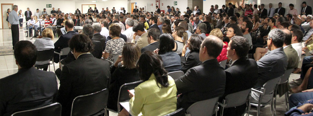 O governador Rodrigo Rollemberg em reunião de balanço com gestores de órgãos do governo de Brasília.