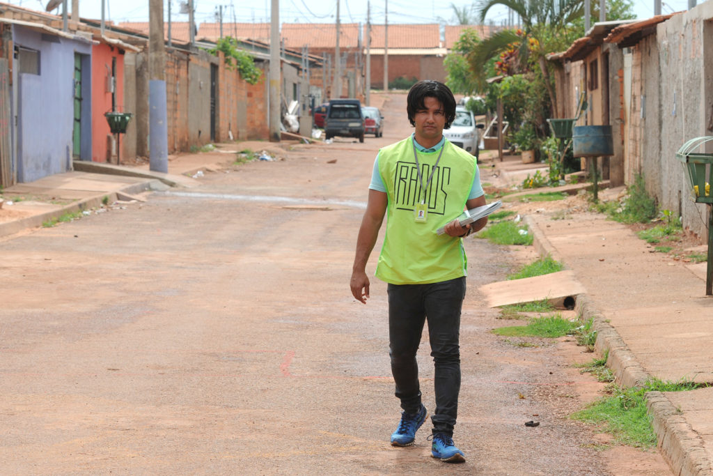 Lançada em novembro, Traços atende 70 pessoas. João Paulo Mesquita é um dos 60 ex-moradores de rua beneficiado do projeto.