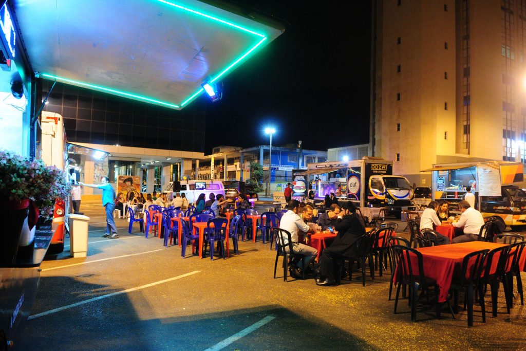 O projeto Quinta Cultural levou eventos musicais e food trucks ao setor. 