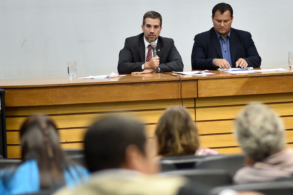 O secretário de Saúde, Humberto Fonseca, e o subsecretário de Vigilância à Saúde, Tiago Coelho.