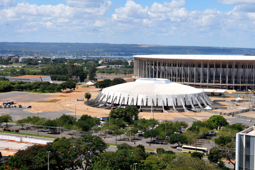 Há um estudo detalhado das estruturas dos três equipamentos do Complexo Esportivo Ayrton Senna – Estádio Nacional de Brasília Mané Garrincha, Ginásio Nilson Nelson e Complexo Aquático Cláudio Coutinho.