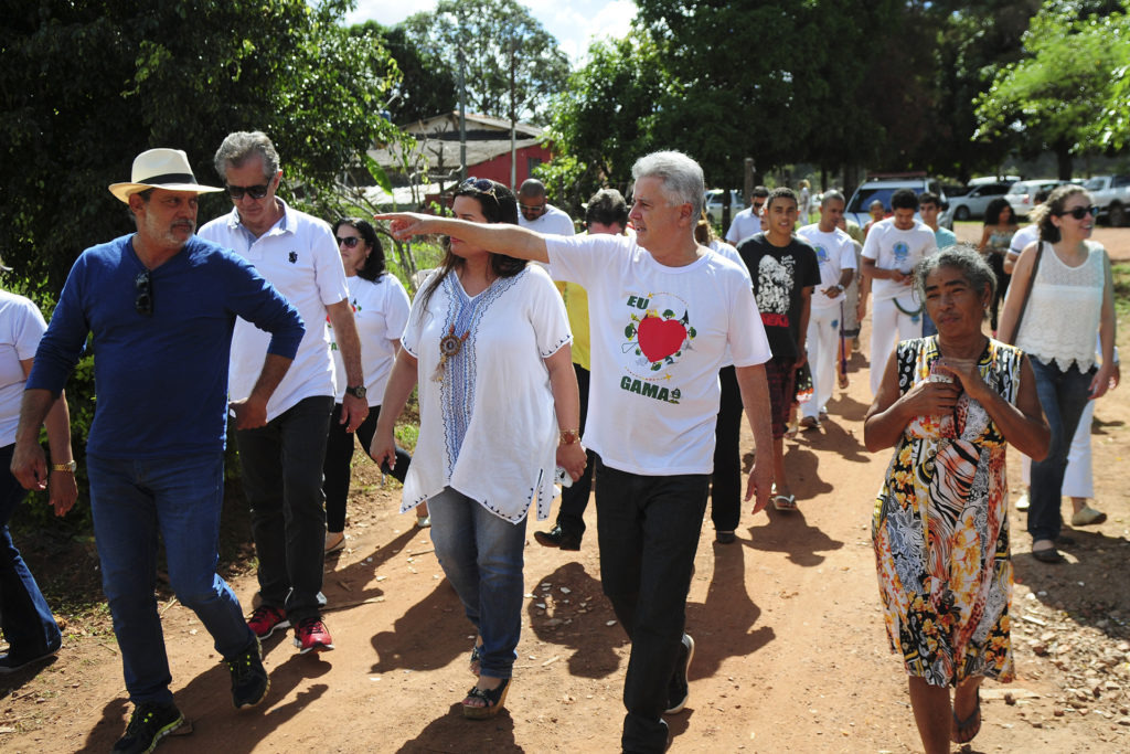 O governador Rollemberg visitou a comunidade rural Alagado, no Gama, na tarde deste sábado (27)