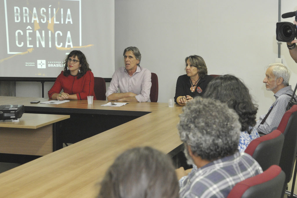 Na mesa a subsecretária de Políticas de Desenvolvimento e Promoção Cultural, Mariana Soares; o secretário de Cultura, Guilherme Reis; e a deputada federal Érika Kokay (PT-DF).