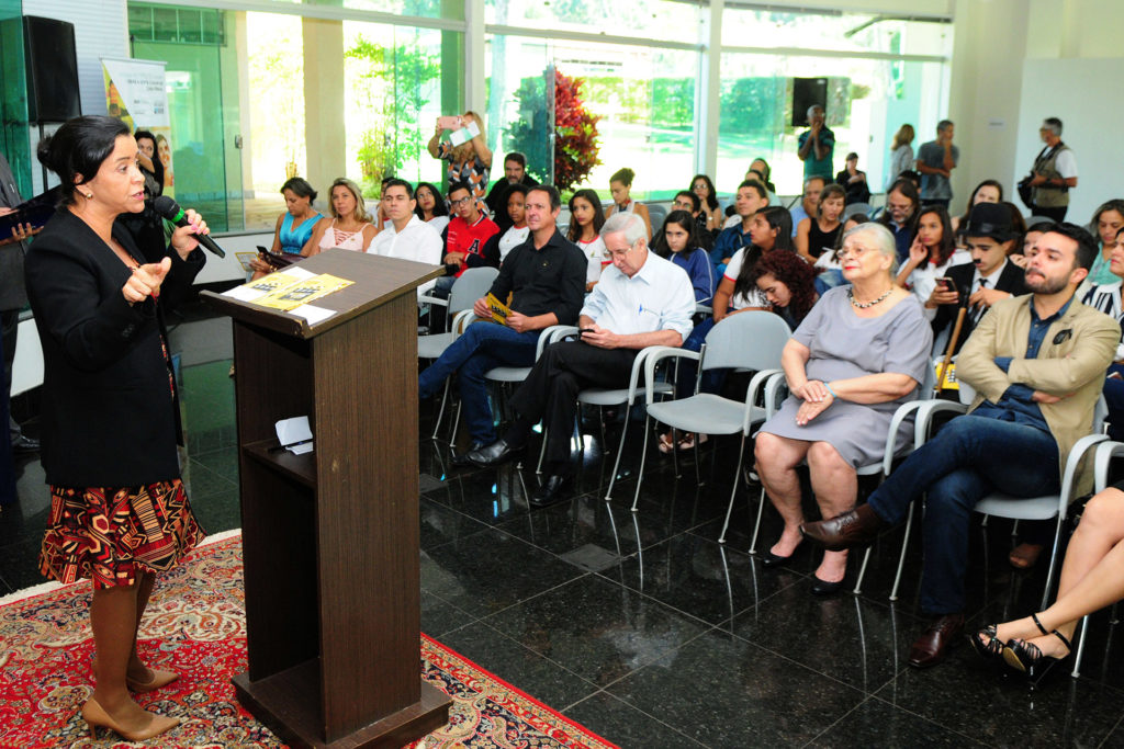 A colaboradora do governo de Brasília Márcia Rollemberg, presente na cerimônia, ressaltou que o festival é um indicador do compromisso de qualificar o ensino na cidade.