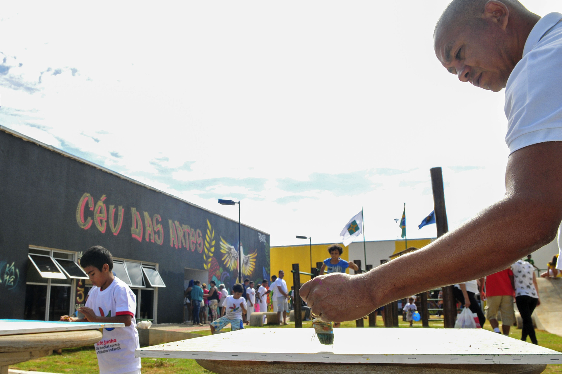 Com área de 3 mil metros quadrados (m²), o complexo é voltado para o desenvolvimento de atividades culturais, esportivas, artísticas e de promoção da cidadania