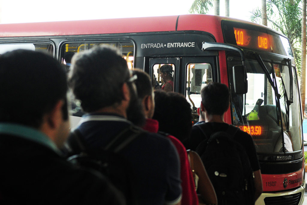 Para garantir a boa gestão dos custos do sistema, governo vai diminuir a frequência de 34% das linhas durante o período de férias escolares.