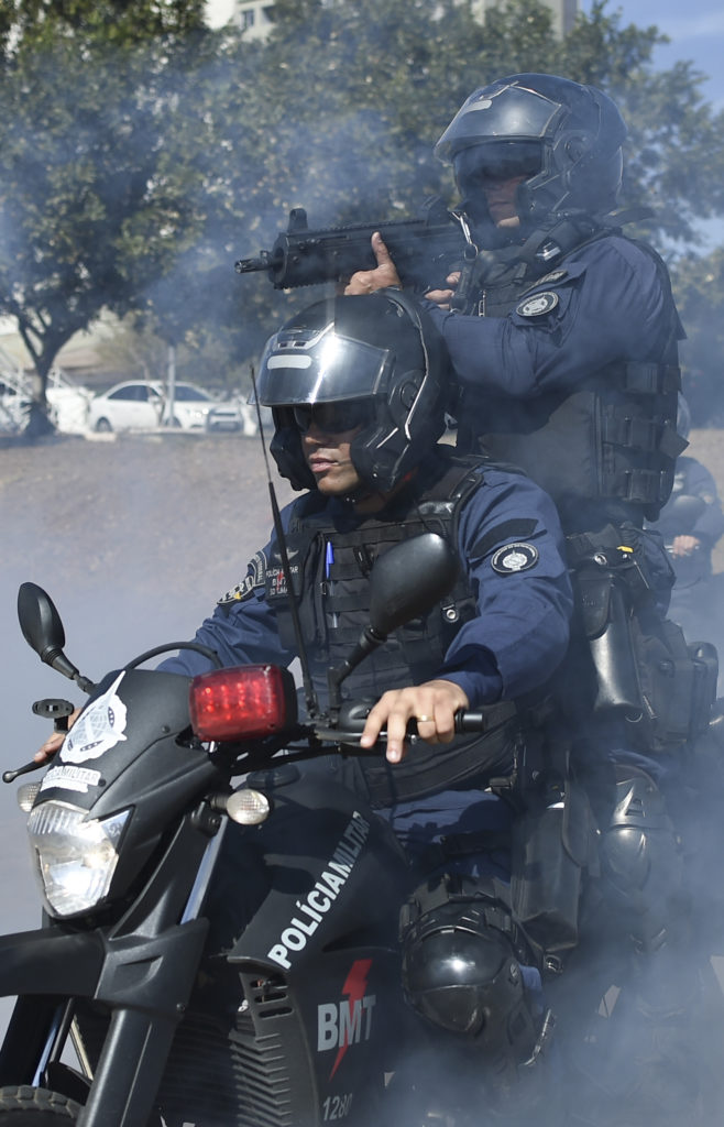 O motopatrulhamento permite melhor locomoção e e atuação em locais de difícil acesso ou com aglomeração de pessoas. 