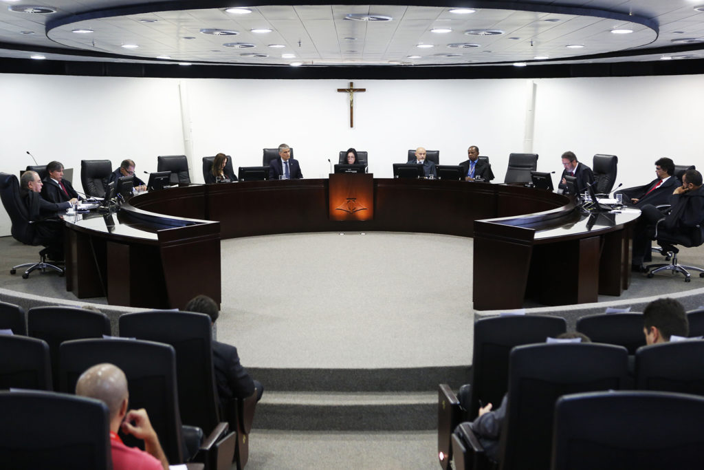 O Tribunal de Contas do Distrito Federal (TCDF) aprovou por unanimidade as contas do primeiro ano de gestão do governador Rodrigo Rollemberg.