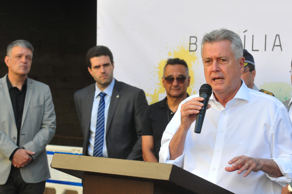 Foi aberto nesta terça-feira (28) o edital de licitação para conclusão das obras da Estação 106 Sul da Companhia do Metropolitano do DF (Metrô-DF). O lançamento foi feito pelo governador de Brasília, Rodrigo Rollemberg.