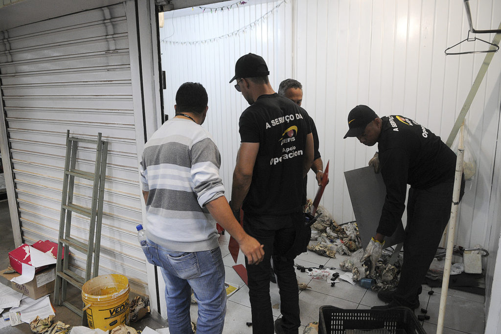 Boxes ociosos no Shopping Popular são retomados em operação da Secretaria das Cidades e da Agefis. 