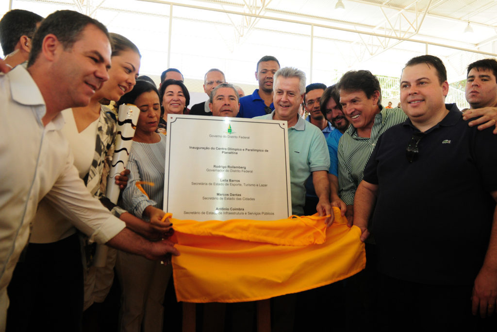 Inauguração do Centro Olímpico de Planaltina ocorreu neste domingo (17) com a presença do governador Rollemberg, autoridades do governo e deputados distritais.