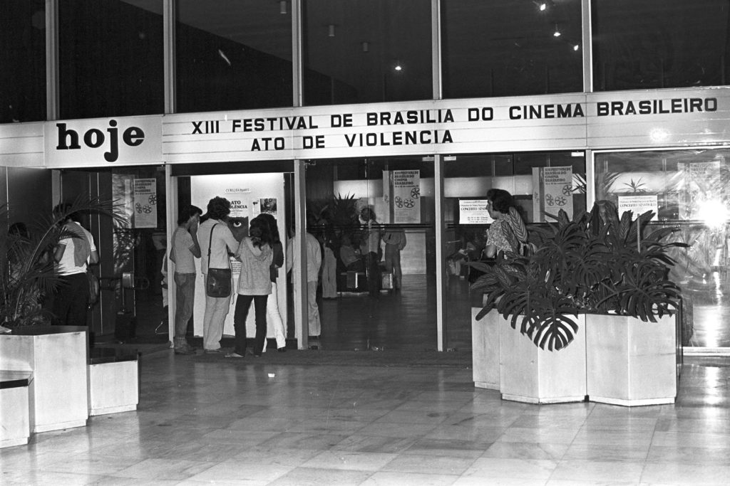 8ª edição do Festival de Brasília do Cinema Brasileiro, em 1975. Foto: Arquivo Público do Distrito Federal/Fundo Fundação Cultural do Distrito Federal