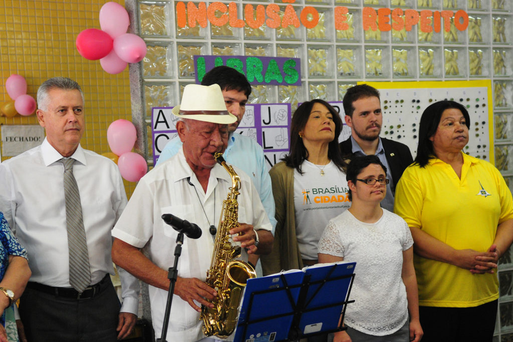 O Dia Nacional de Luta da Pessoa com Deficiência foi celebrado nesta quinta-feira (21) Estação da Cidadania do metrô, na 112/212 Sul. O governador Rodrigo Rollemberg participou da cerimônia.