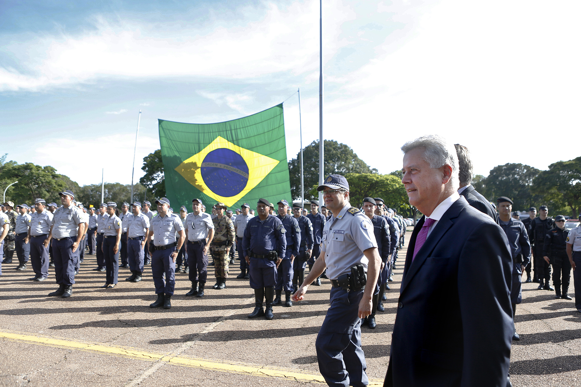 A solenidade ocorreu nesta terça-feira (26) na Academia da Polícia Militar. O governador Rodrigo Rollemberg efetivou a graduação para subtenentes, primeiros, segundos e terceiros-sargentos e cabos