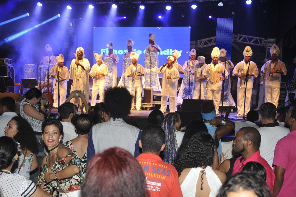 Show do grupo baiano de afoxé Filhos de Gandhy. Foto: Renato Araújo/Agência Brasília