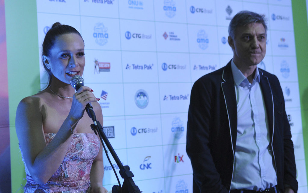 A embaixadora do Green Nation no 8º Fórum Mundial da Água, a atriz Mariana Ximenes, e o idealizador do Green Nation, o geógrafo e produtor de cinema Marcos Didonet