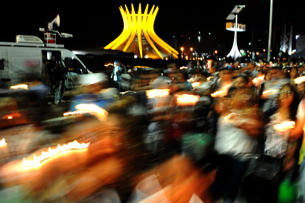 Nesta quinta-feira (31), duas faixas próximas do canteiro central das Vias S1 e N1, na Esplanada dos Ministérios, serão interditadas para a celebração de Corpus Christi.