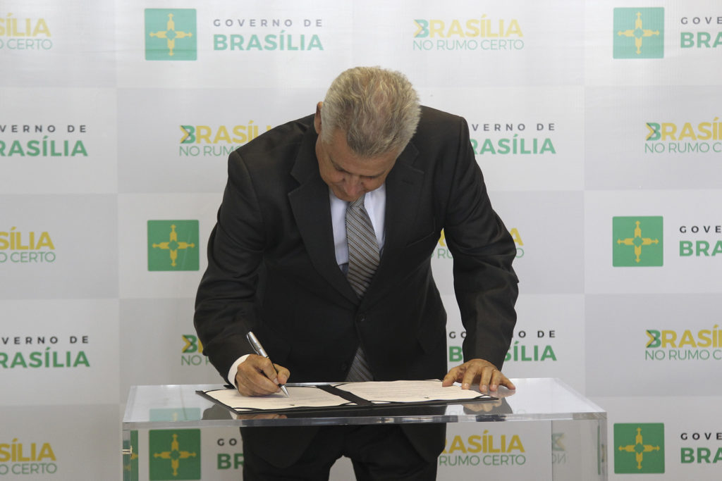 O governador Rollemberg sancionou nesta quinta-feira (3) o Projeto de Lei da Iinovação. Foto: Toninho Tavares/Agência Brasília