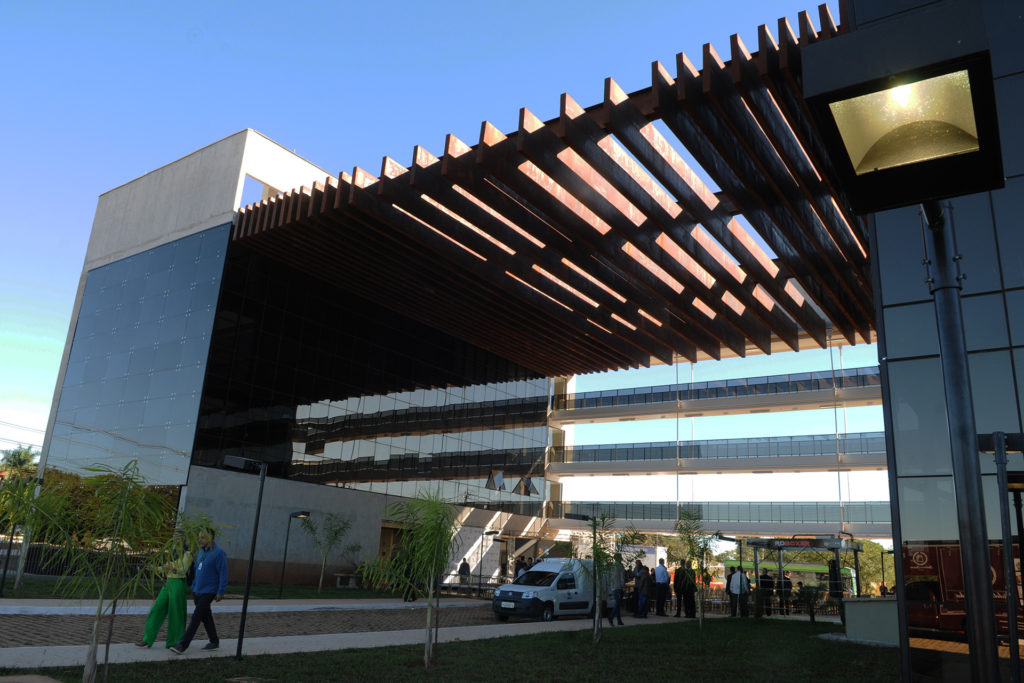 Foi inaugurado nesta quinta-feira (21) o Edifício de Governança do Biotic — Parque Tecnológico. O espaço deve abrigar instituições de ensino voltadas para a tecnologia, empresas do ramo e startups.