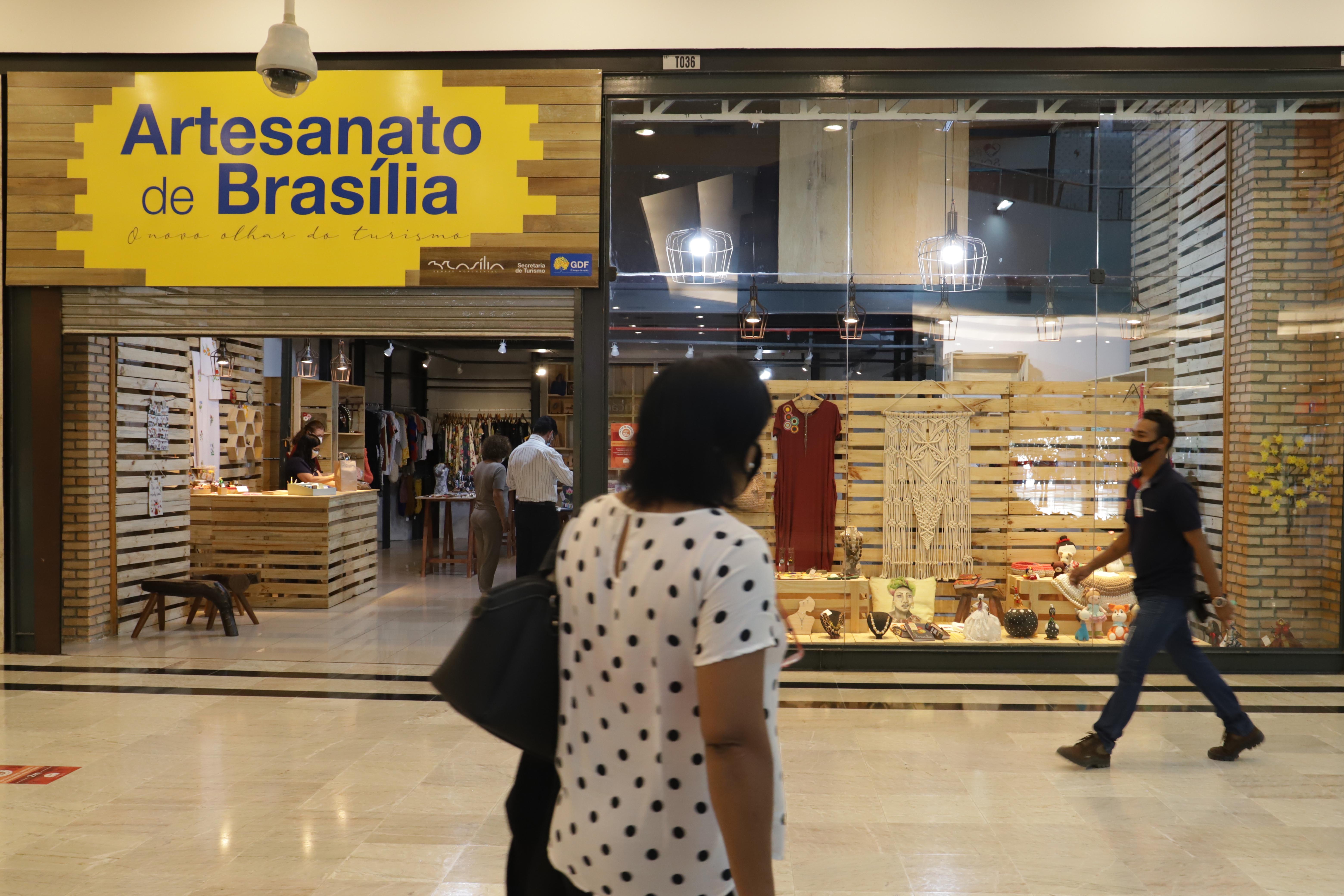 Brasília 27.05.2020- Loja Artesanato de Brasília no Shopping Pátio Brasil. Foto Luís Tajes/Setur-DF