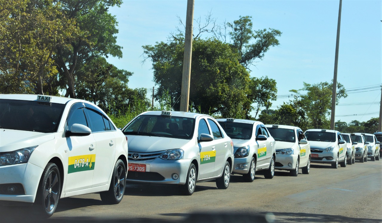 Pagamento de auxílio a taxistas e transporte escolar inicia segunda –  Agência Brasília