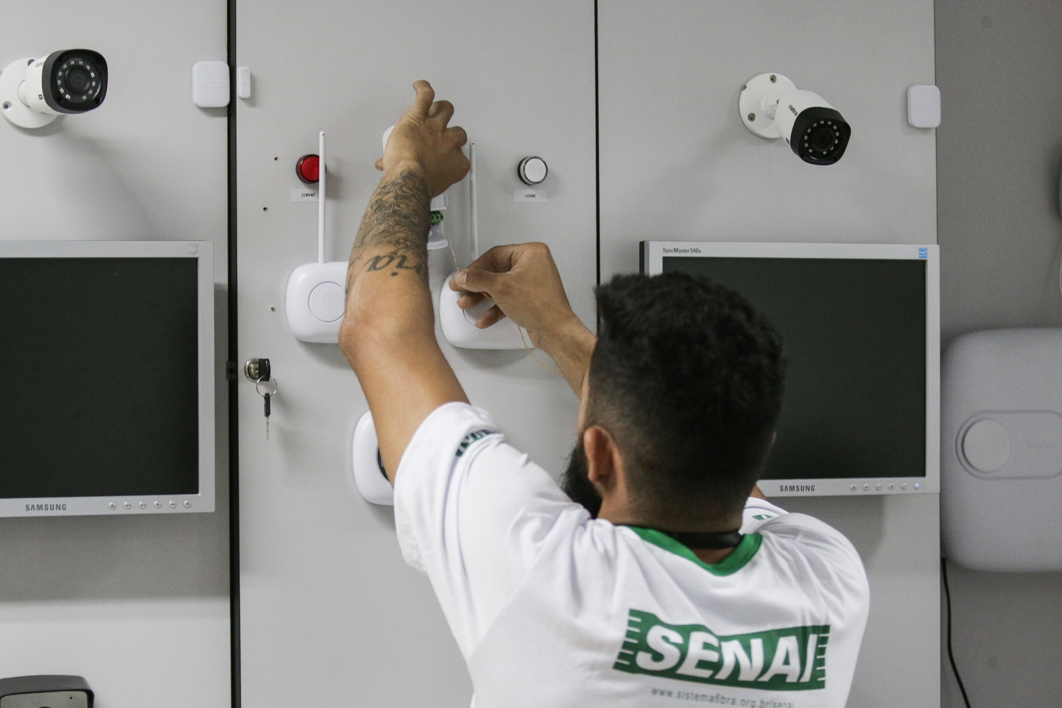 Senai Taguatinga, Brasília, DF, Brasil 7/8/2019 Foto: Moacir Evangelista/Sistema Fibra.Fotos dos 4 laboratórios de segurança eletrônica no Senai Taguatinga.