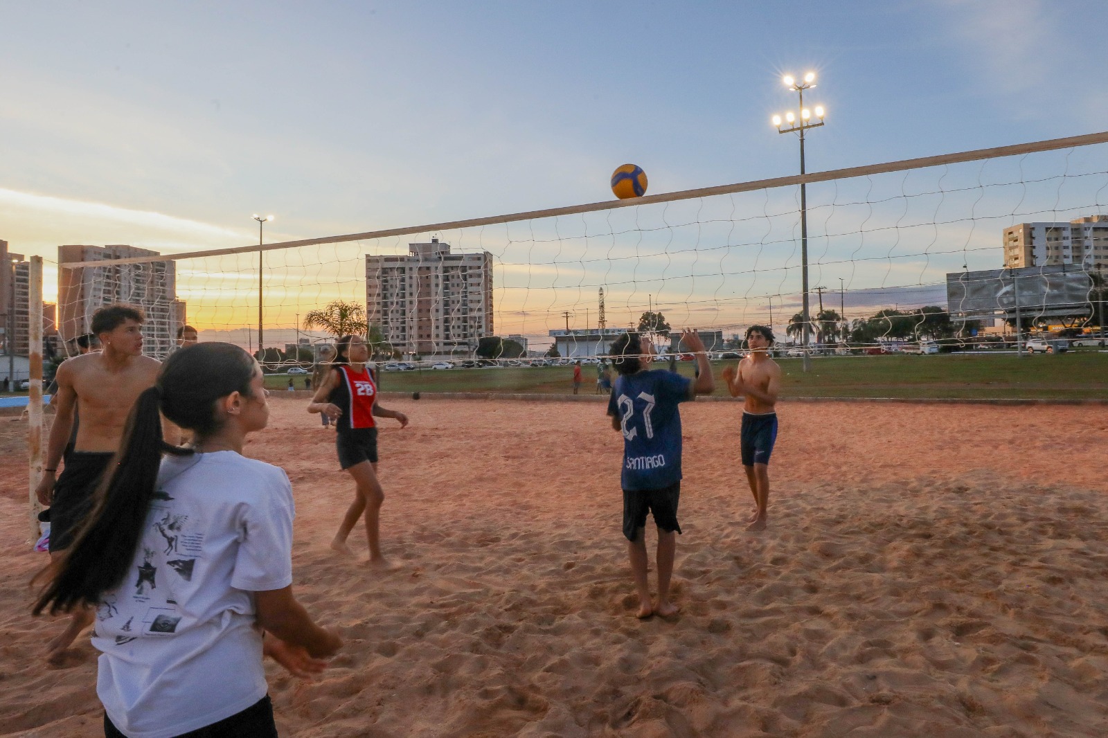 Nova Iluminação na Quadra de Areia de Samambaia