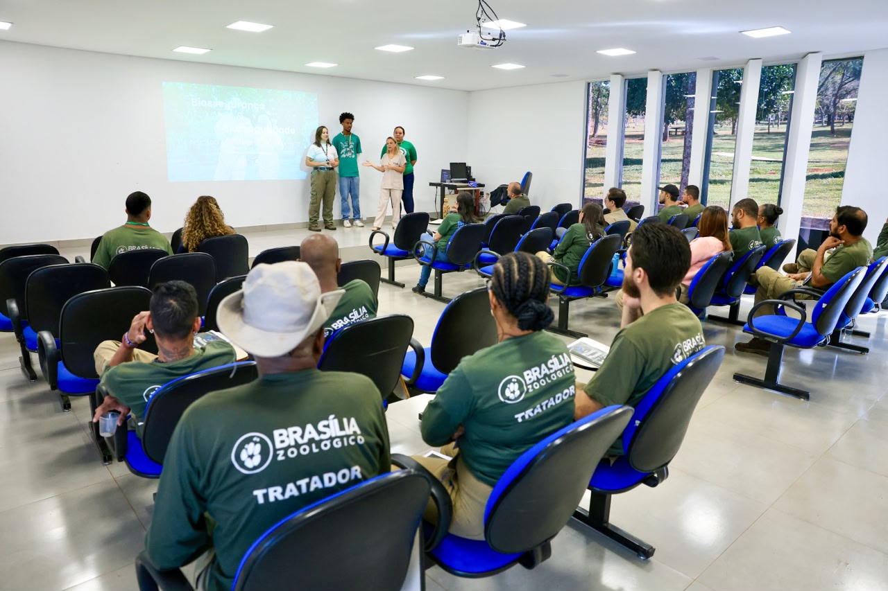 Treinamento em Biossegurança Melhora Cuidado Animal no Zoológico