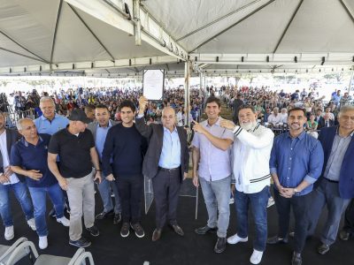 GDF entrega mil escrituras, beneficiando 4 mil pessoas em 17 cidades