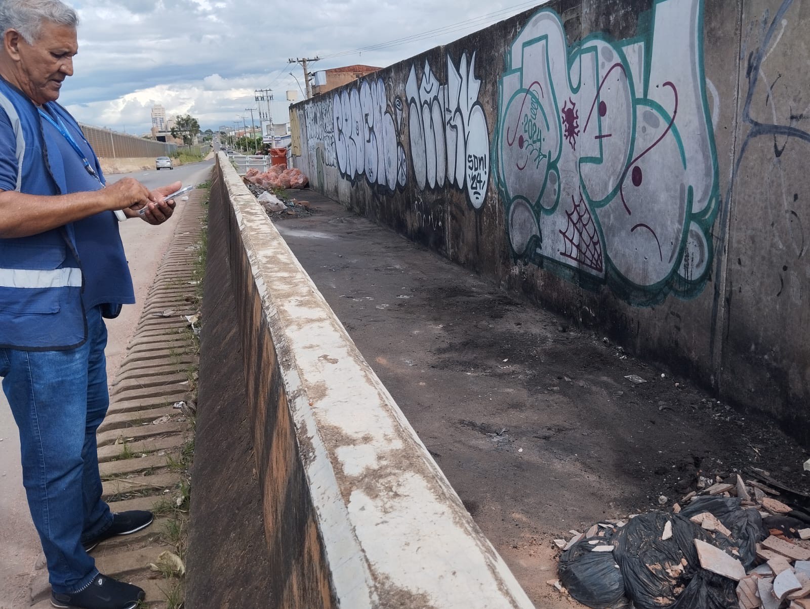 Mutirão de zeladoria abre a semana com limpeza em diversos pontos de Ceilândia