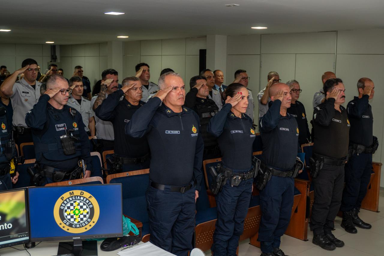 II Curso de Gerenciamento de Crises 2026 forma 13 oficiais