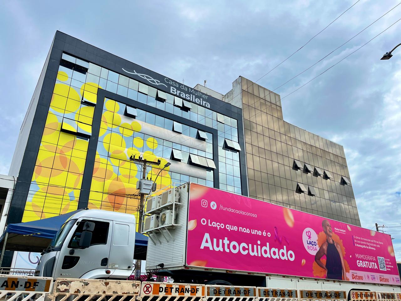 Carreta de Mamografia chega à Casa da Mulher Brasileira com exames gratuitos