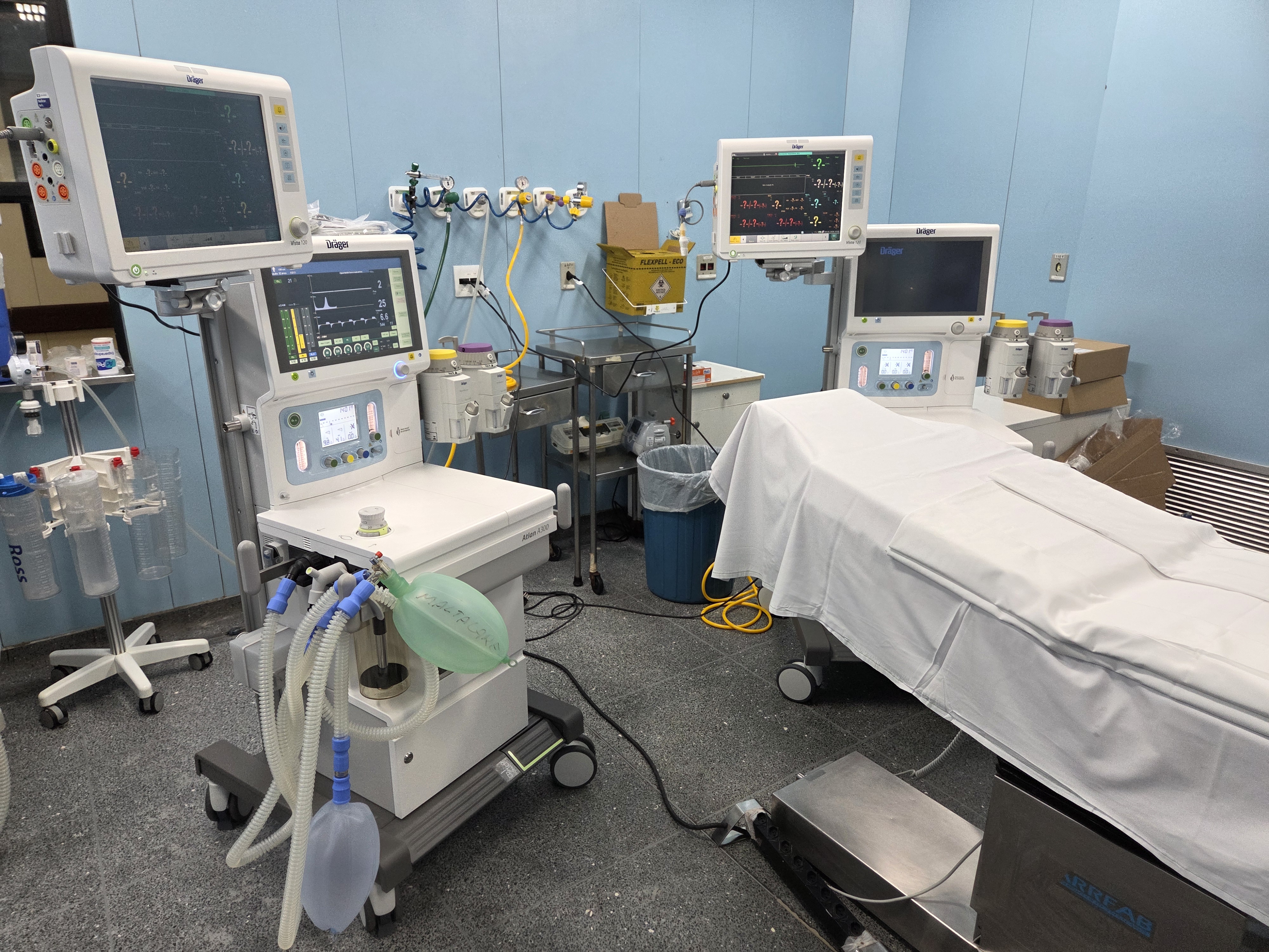 Hospital de Base recebe dois novos aparelhos de anestesia