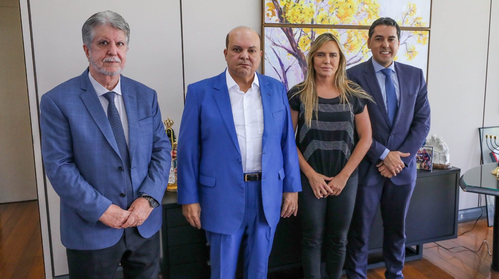 Governador empossa novo secretário de Saúde