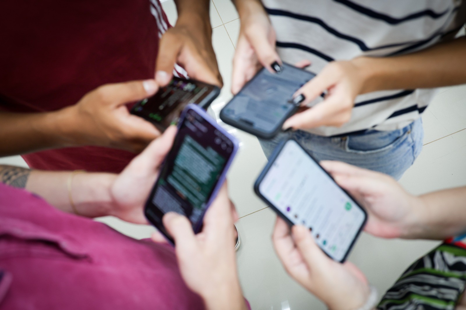 Divulgado guia para orientar escolas do Distrito Federal sobre uso consciente de celulares