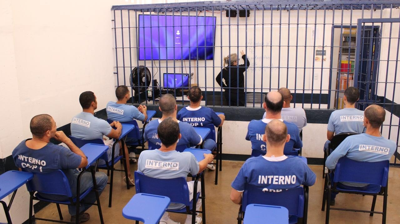 Nova portaria regulamenta atendimento educacional de estudantes do sistema penal