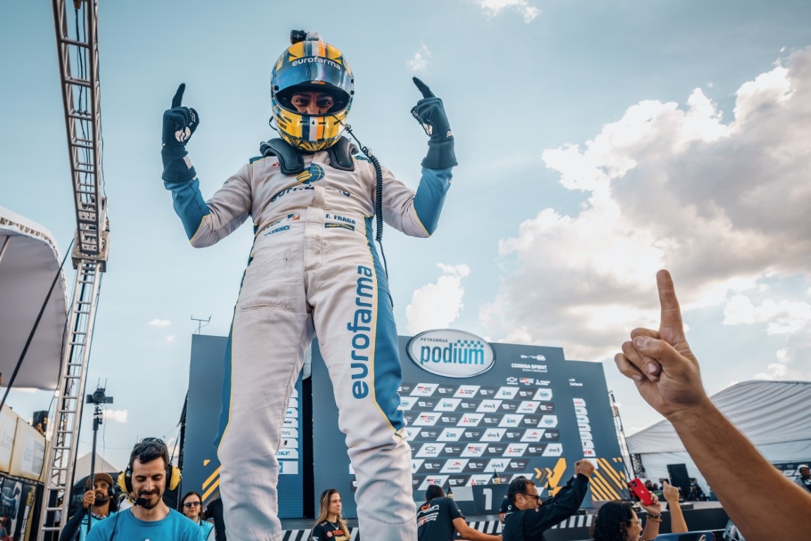 Felipe Fraga é o vencedor da corrida 40 da BRB Stock Car