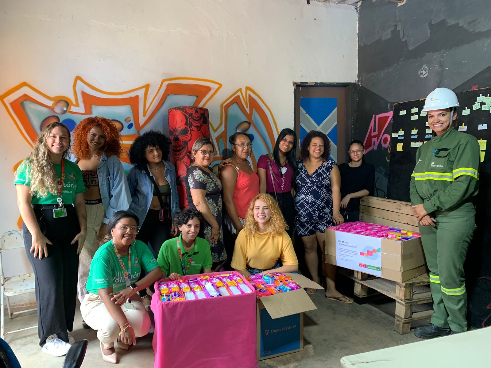 Instituições recebem doação de mais de 14 mil absorventes